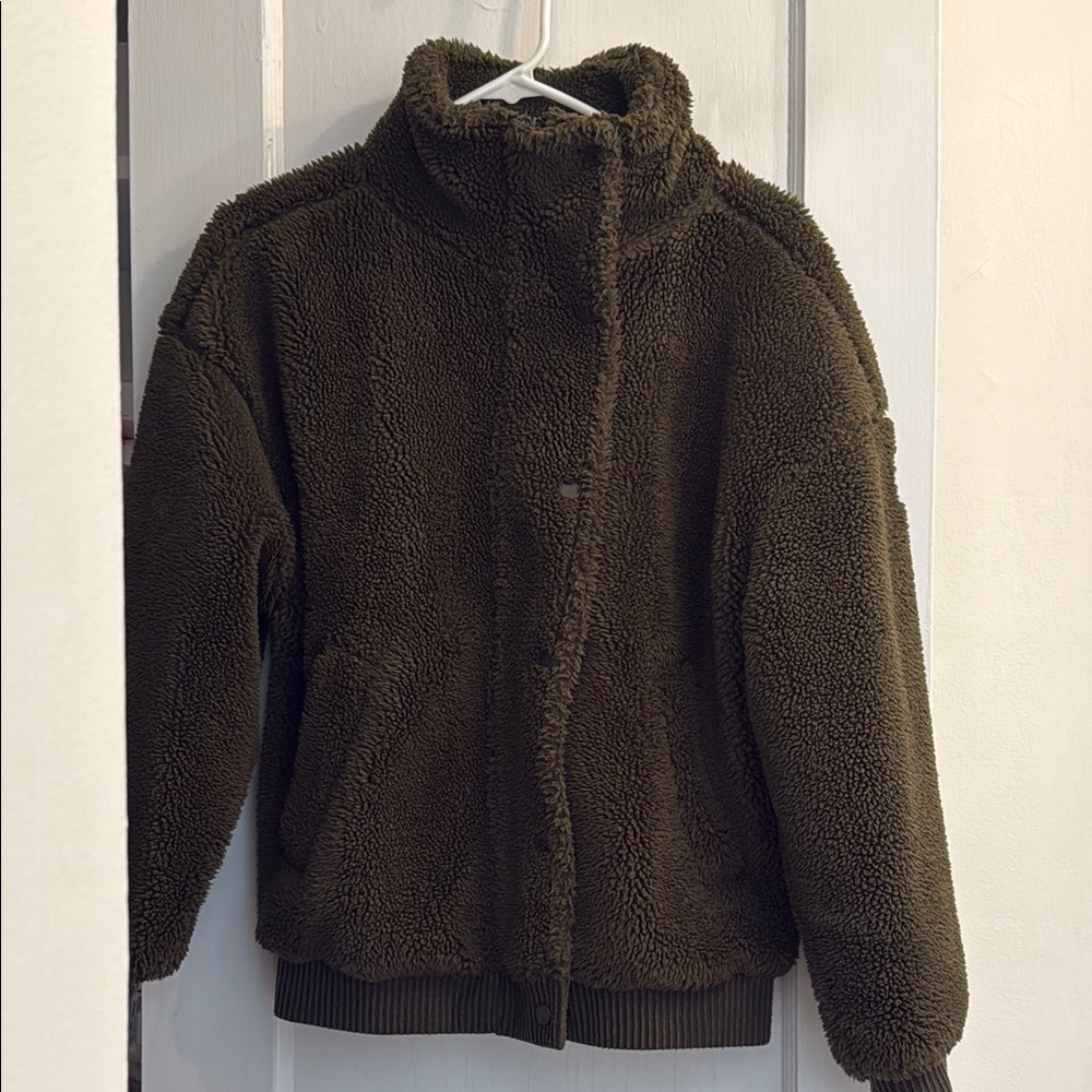 ALO Yoga Sherpa Coat